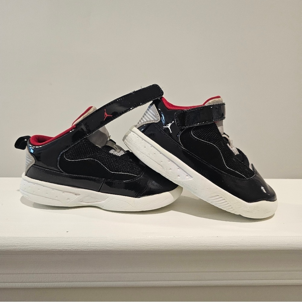 Jordan Max Aura 2 Black Gym Red White Toddler Sneakers CN8096-006 Size 10C